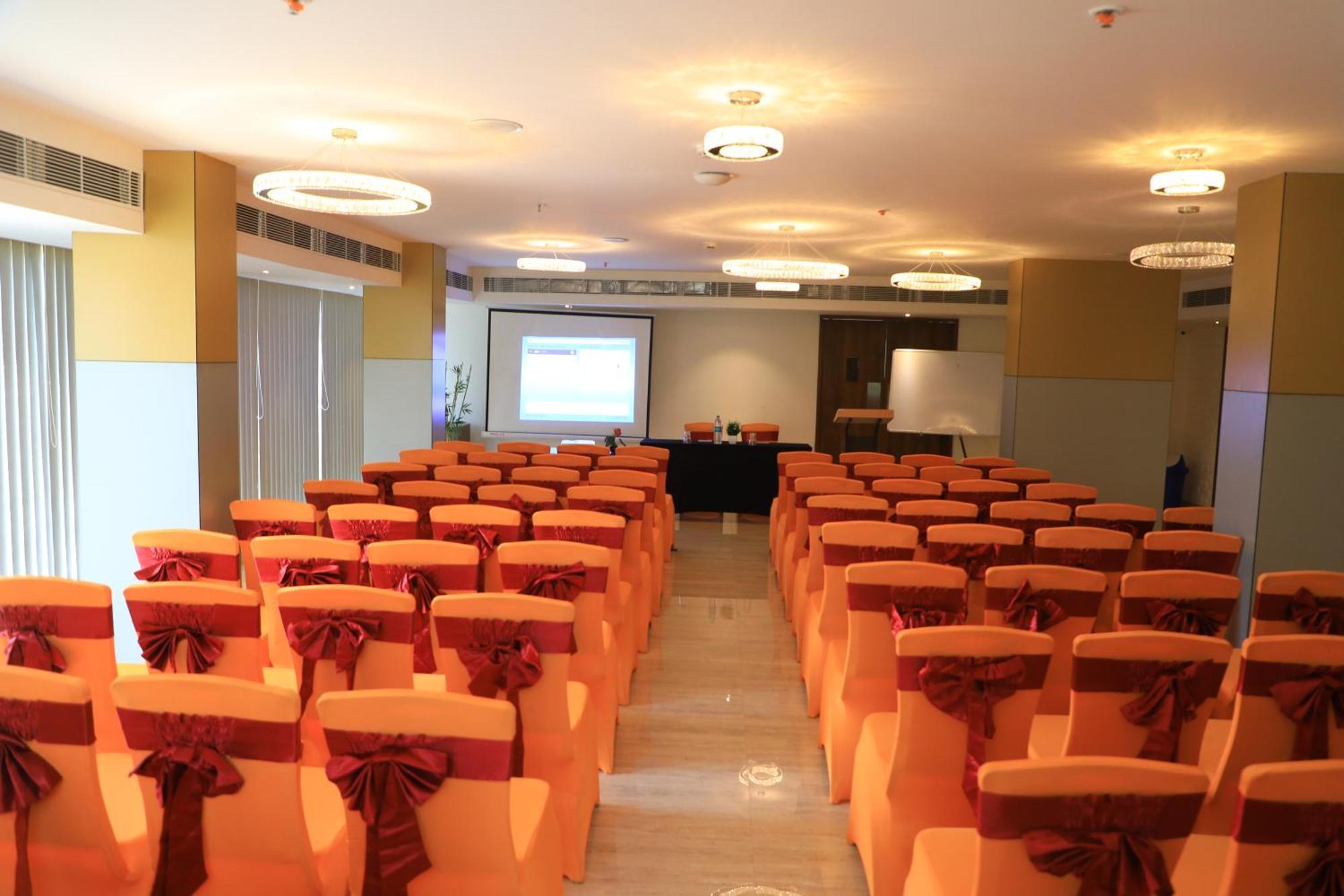 วิวิด เดอะ บูทิก โฮเต็ล Hotel Tiruchirappalli ภายนอก รูปภาพ