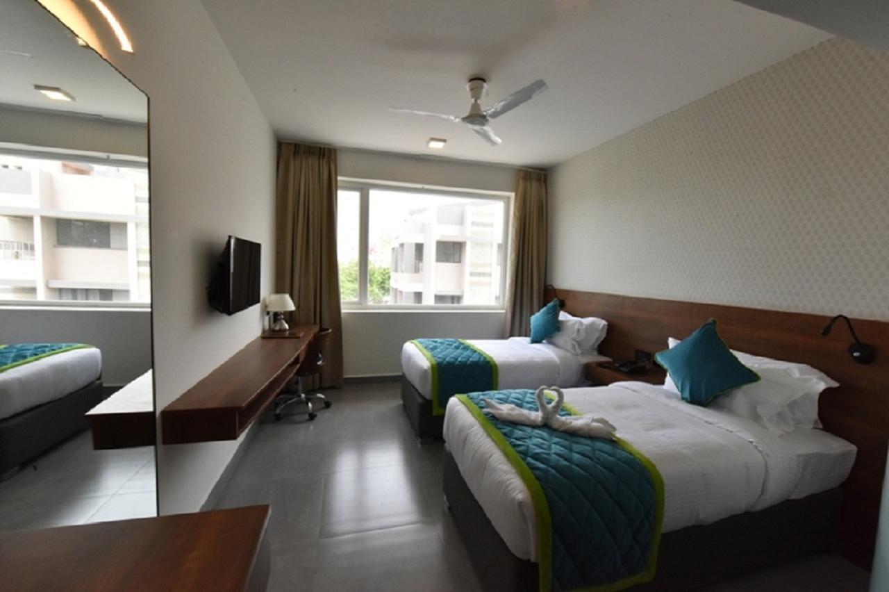 วิวิด เดอะ บูทิก โฮเต็ล Hotel Tiruchirappalli ภายนอก รูปภาพ