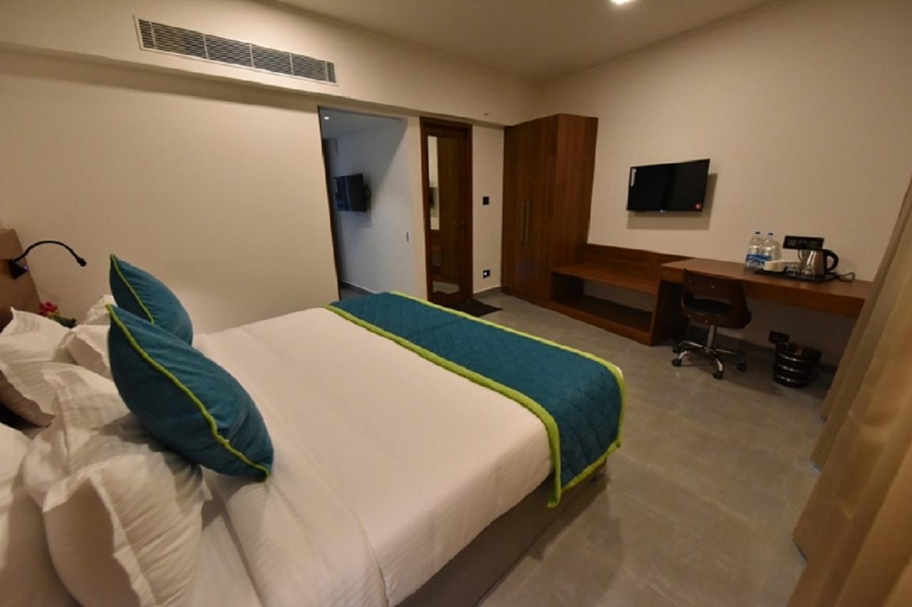 วิวิด เดอะ บูทิก โฮเต็ล Hotel Tiruchirappalli ภายนอก รูปภาพ